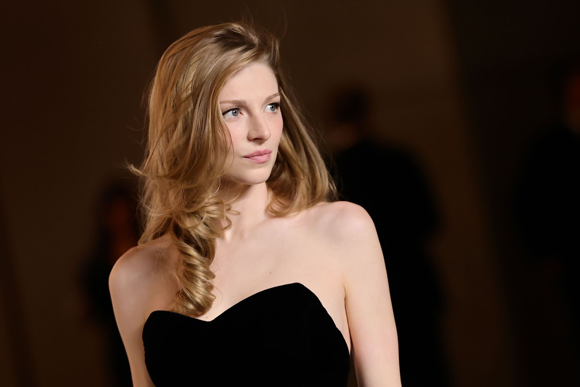 "Uwielbiam to". Hunter Schafer ujawnia, iż przeszła operację korekty płci