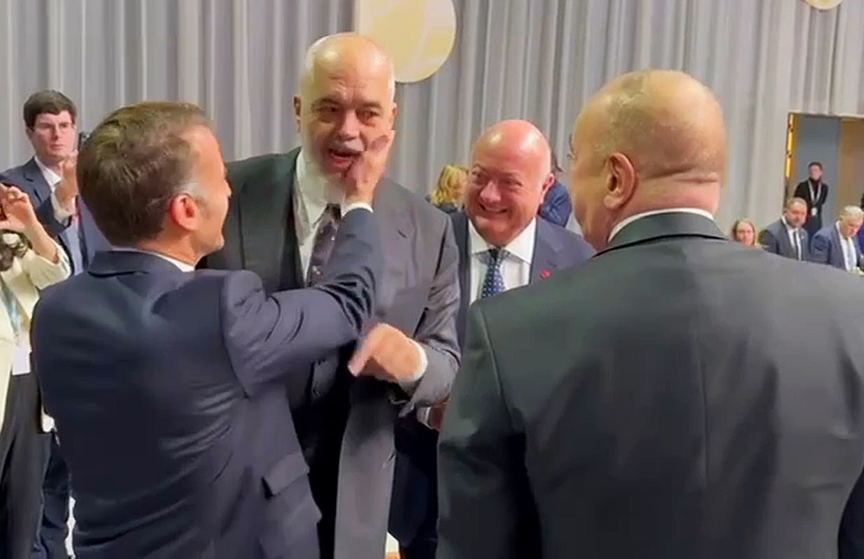Zakpli z Trumpa przy Macronie. Sprawa "wojny Albani z Azerbejdżanem"