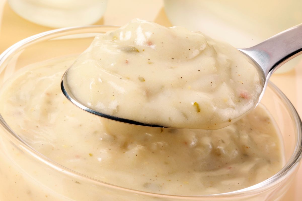 Wystarczą dwa składniki. Ten sos bije na głowę choćby uwielbiany czosnkowy