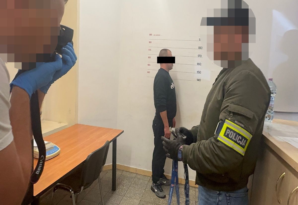 Porwał i okradł 38-latka. Napastnik ukrył się pod dziecięcym łóżkiem
