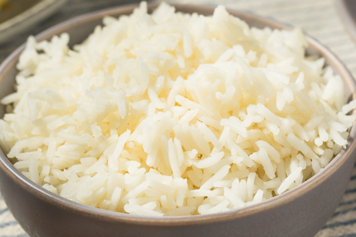 Japończycy zawsze to robią przed gotowaniem ryżu. Wychodzi sprężysty i sypki