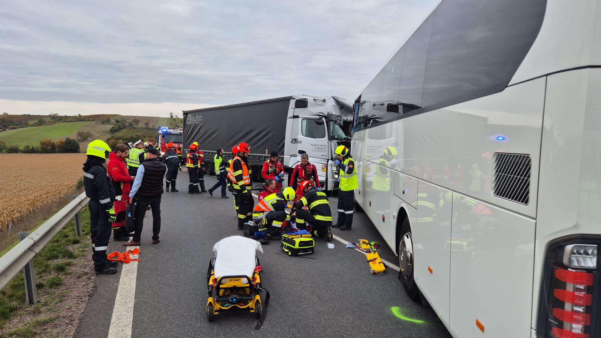 Nowe doniesienia o tragedii w Austrii. "Wszystkie pojazdy miały polskie rejestracje"