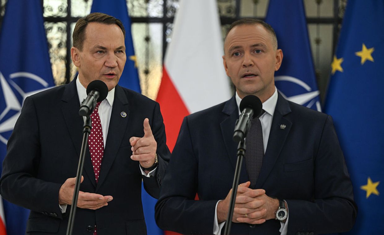 Jedno słowo. Sikorski uderza w Nawrockiego
