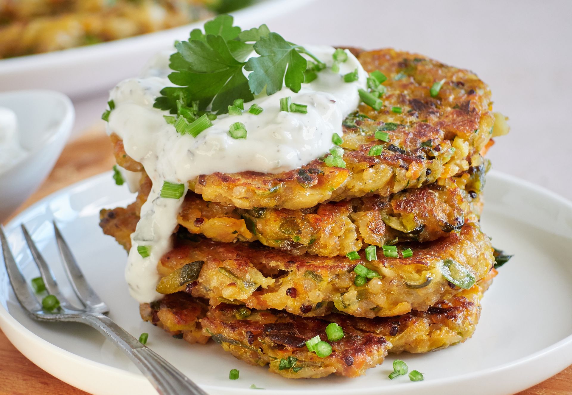 Do warzywnych placuszków dorzucam ulubiony ser. Zniknęły z talerzy w mgnieniu oka