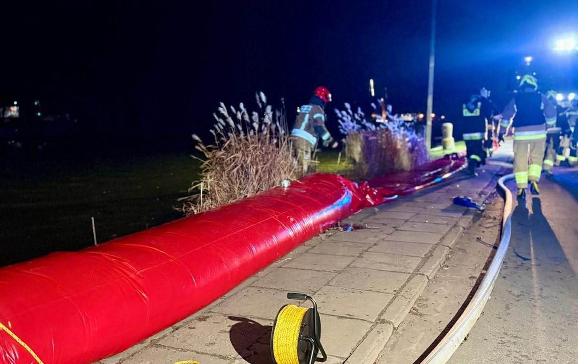 Elbląg ogłasza stan pogotowia przeciwpowodziowego. Cofka na rzece