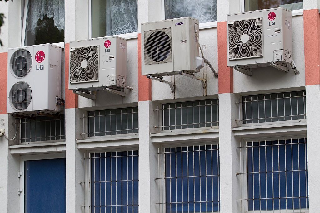 Montaż klimatyzacji. Ceny przystępne, ale terminy mogą być odległe