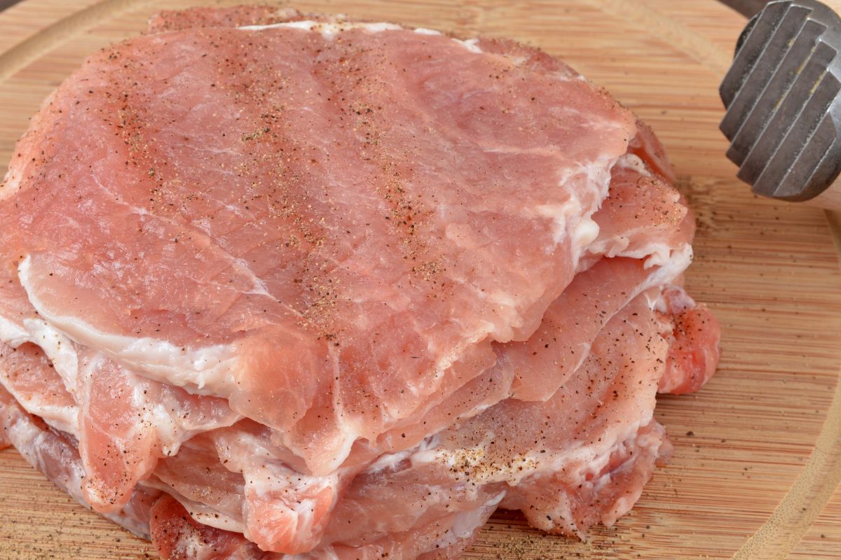 Nie kupuj tego mięsa, jeżeli chcesz jeść dobre schabowe. Inaczej kotlety będą suche