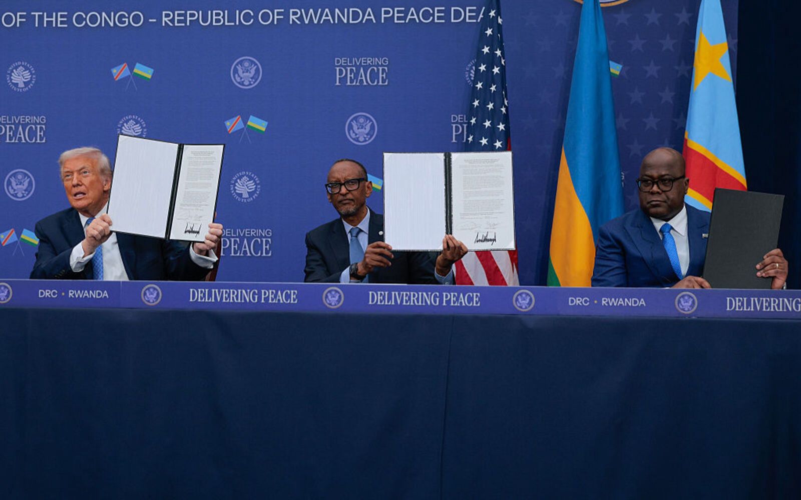 Podpisali porozumienie przy Trumpie. Padają oskarżenia