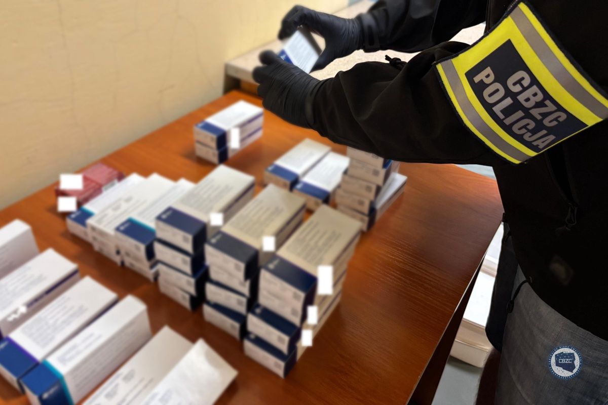 Nielegalny handel lekami. Grupa przestępcza rozbita przez policję