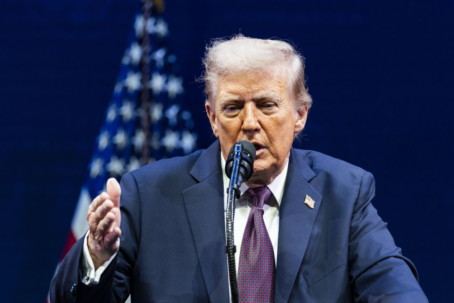 Trump zwiększa presję na Rosję. Wzywa UE do nałożenia ceł