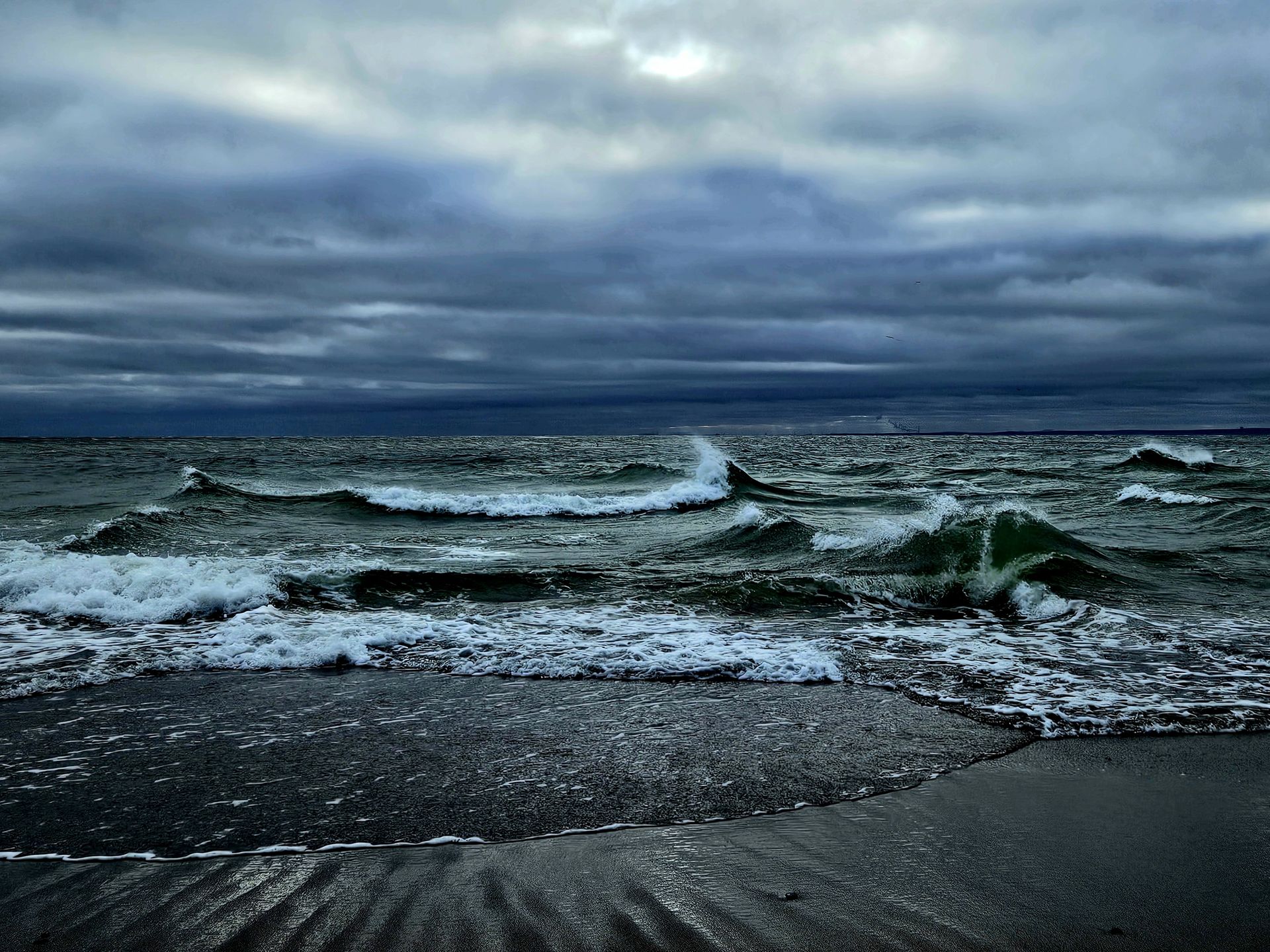 Dramatyczna akcja ratunkowa na Zatoce Gdańskiej. Nieprzytomny pasażer na statku