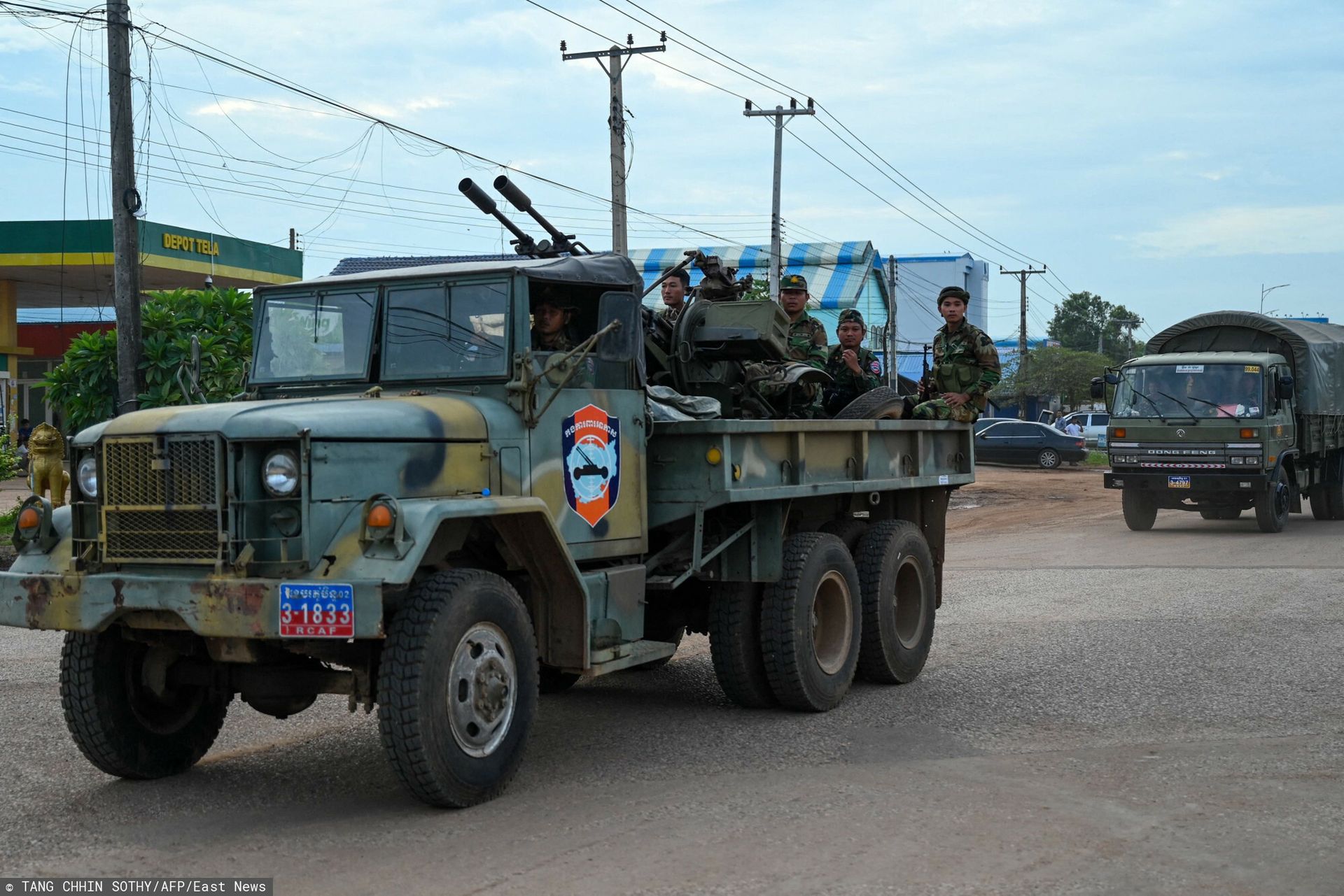 Eskalacja konfliktu. Tajlandia wprowadza stan wojenny przy granicy