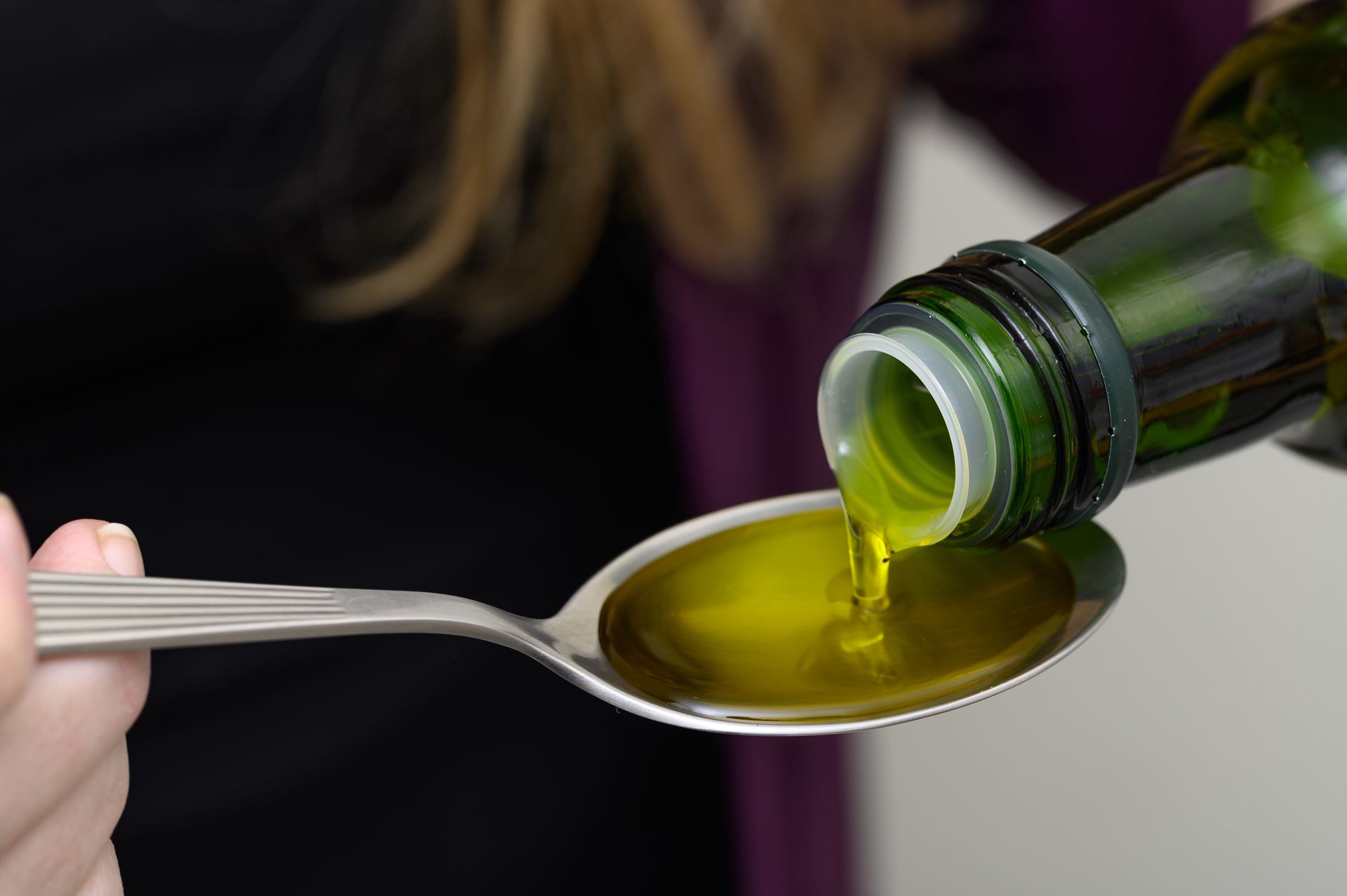 Wystarczy łyżka dziennie, a twoja wątroba będzie jak nowa. Polej ulubioną sałatkę albo wymieszaj z twarożkiem