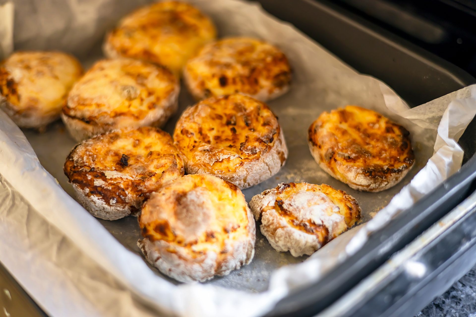 Weź kostkę twarogu i kilka dodatków. W mig przygotujesz pełnowartościowy i pyszny posiłek