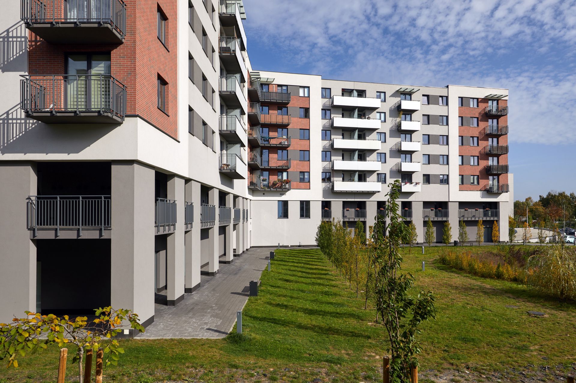 Kupili mieszkania, ale nie dostali aktów własności. "Mogą nas wyrzucić"