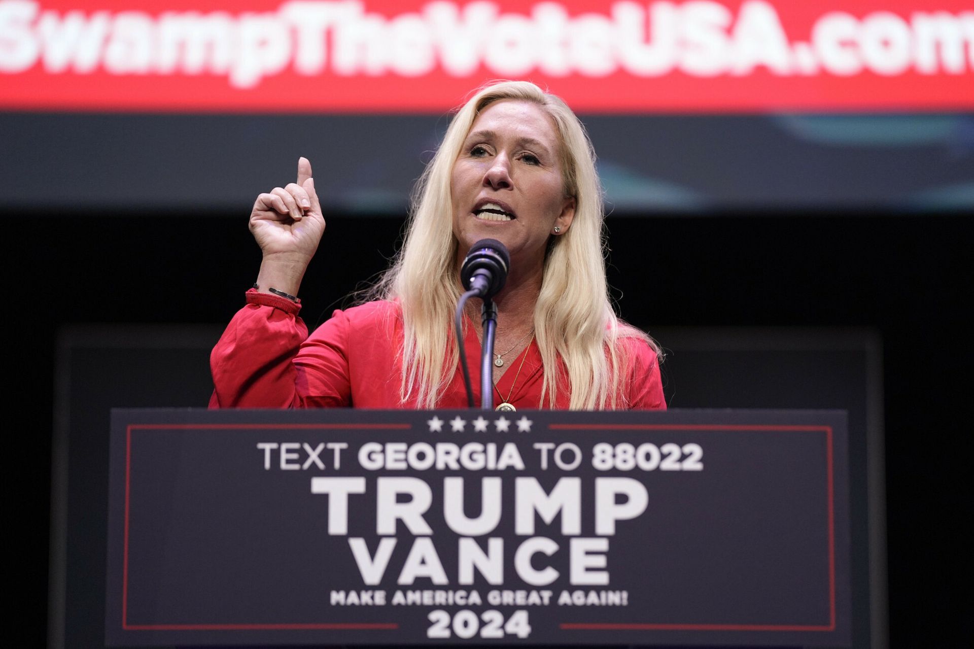 "Zaczęli całować go w d***". Zdumiewająca przemiana Marjorie Taylor Greene