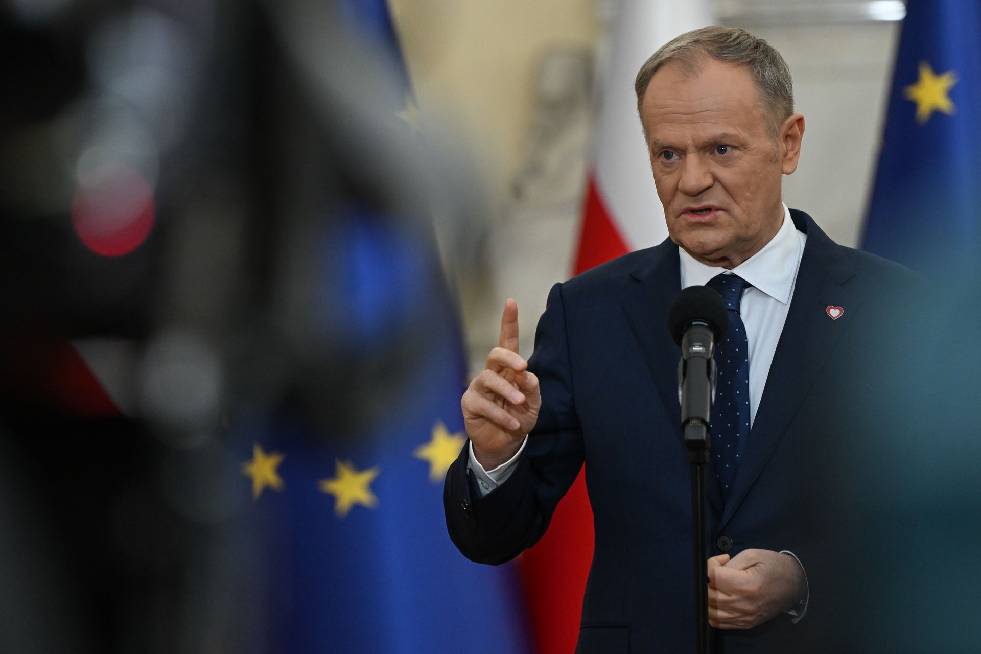 "Dotarło, zakute łby?". Tusk ostro podczas wizyty w Stalowej Woli
