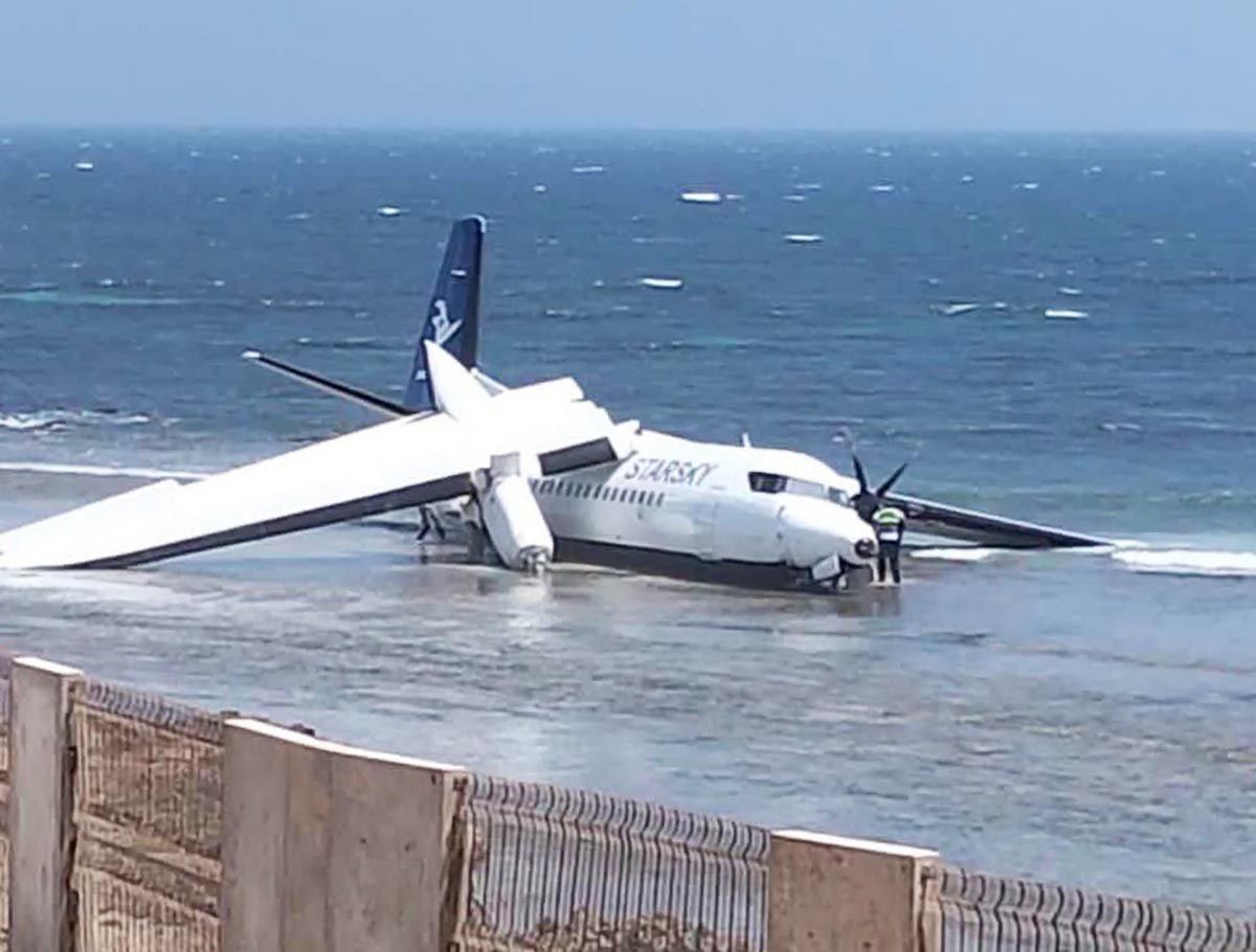 Zatrzymał się dopiero w wodzie. Od samolotu oderwało się skrzydło