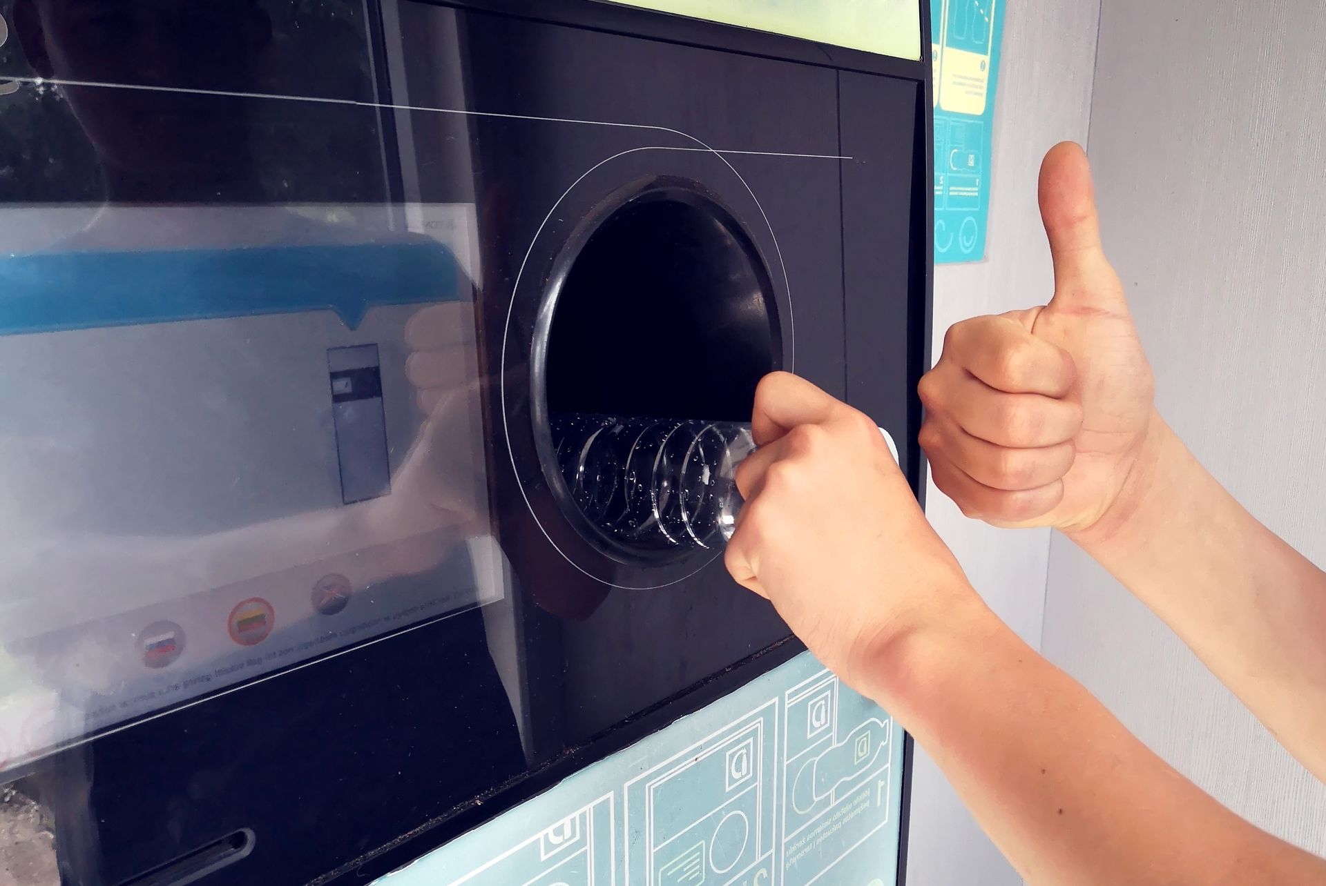 Zarabia na systemie kaucyjnym. Tak dostaje więcej, niż wydaje