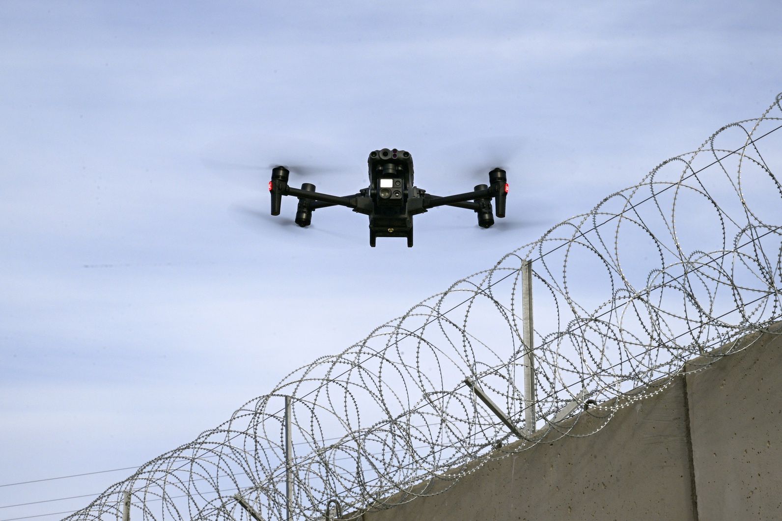 Roboty i drony na granicy NATO. Zastąpią żołnierzy?