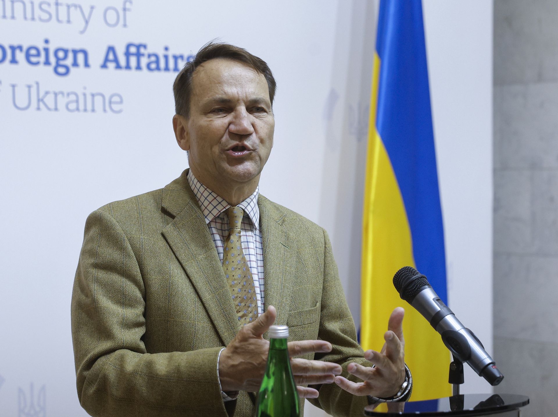 Ukraińcy będą szkolić Polaków. Sikorski ujawnił szczegóły