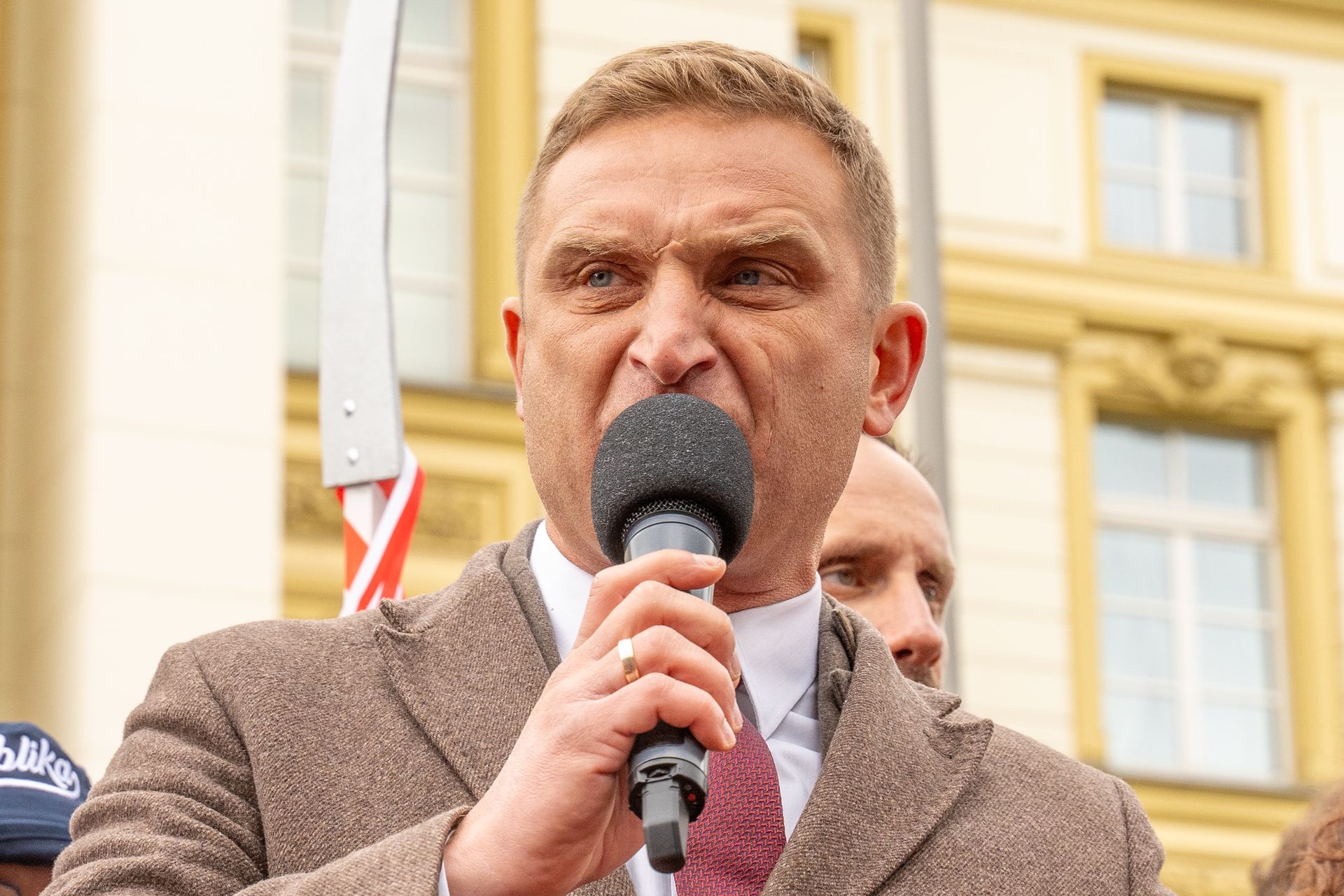 Awantura z udziałem Bąkiewicza w Radomiu. Jest decyzja prokuratury