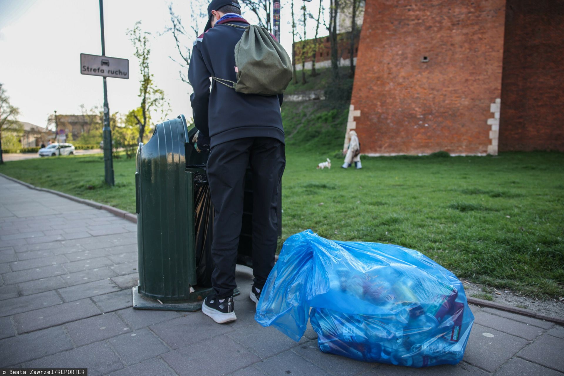 Polacy, bierzcie się za oddawanie flaszek. Setki milionów "utknęły" w systemie kaucyjnym