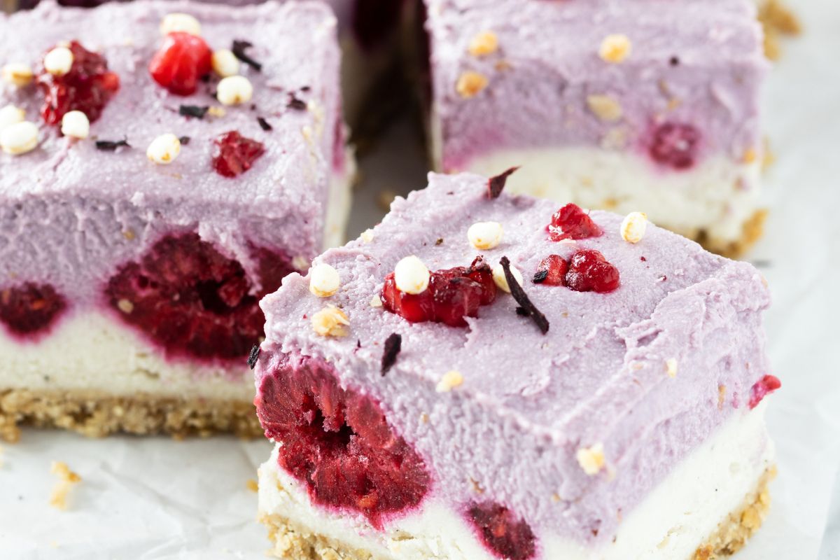 "Surowe ciasto", które nie idzie w boczki. Każda warstwa zachwyca smakiem