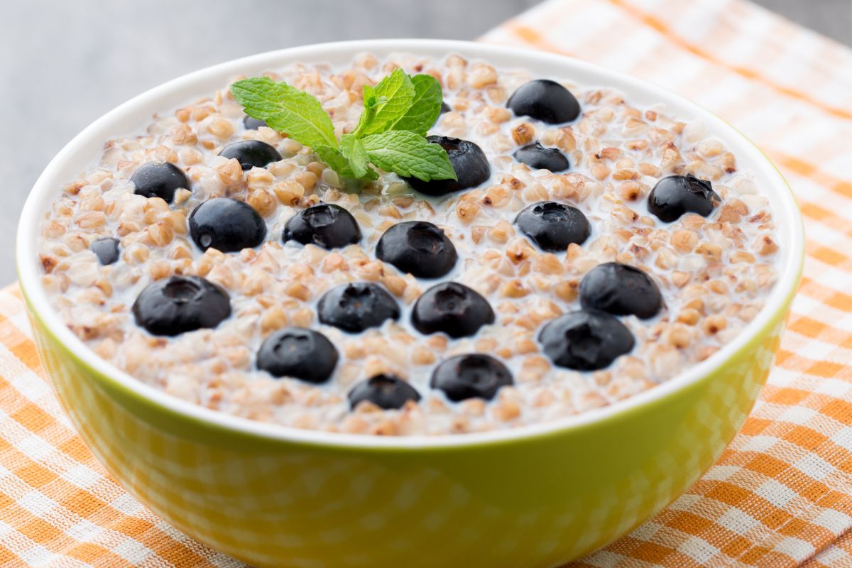 Pyszna alternatywa dla owsianki. Poprawia sprawność umysłową i dba o zdrowie serca