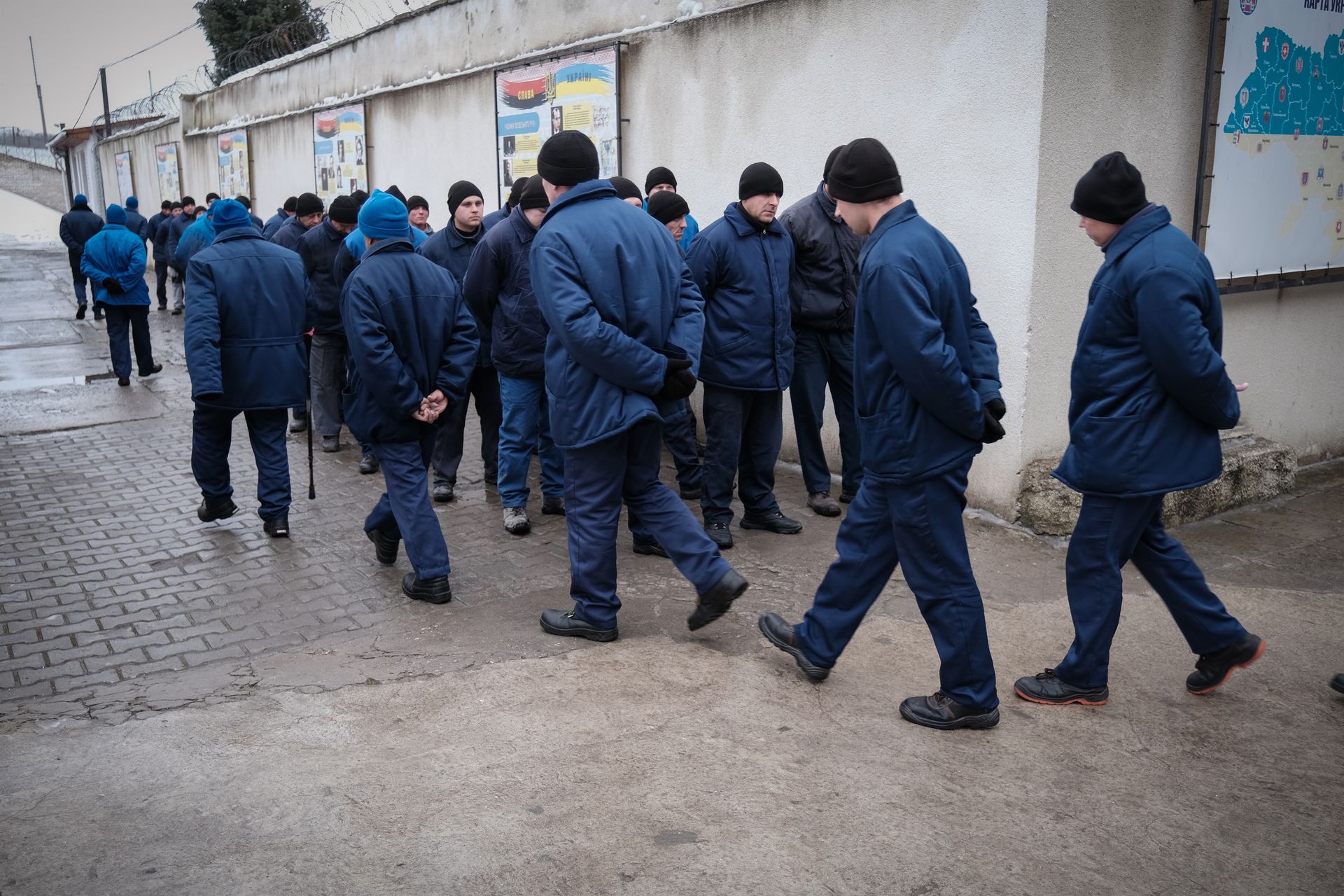 Tak Rosja werbuje na wojnę. Podrzucanie narkotyków i rekrutacje więźniów