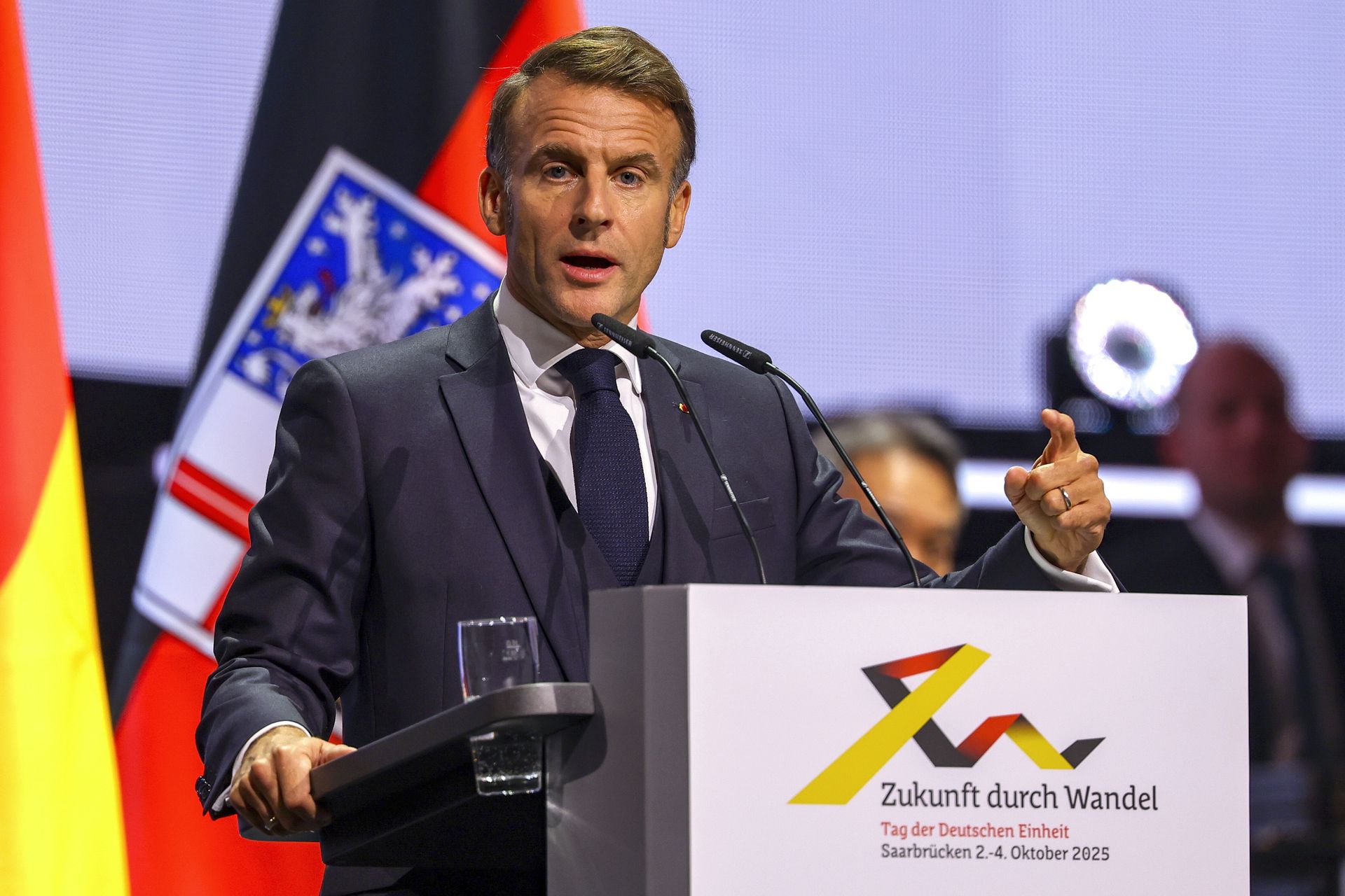 "Jeśli się nie obudzimy". Macron ostrzega