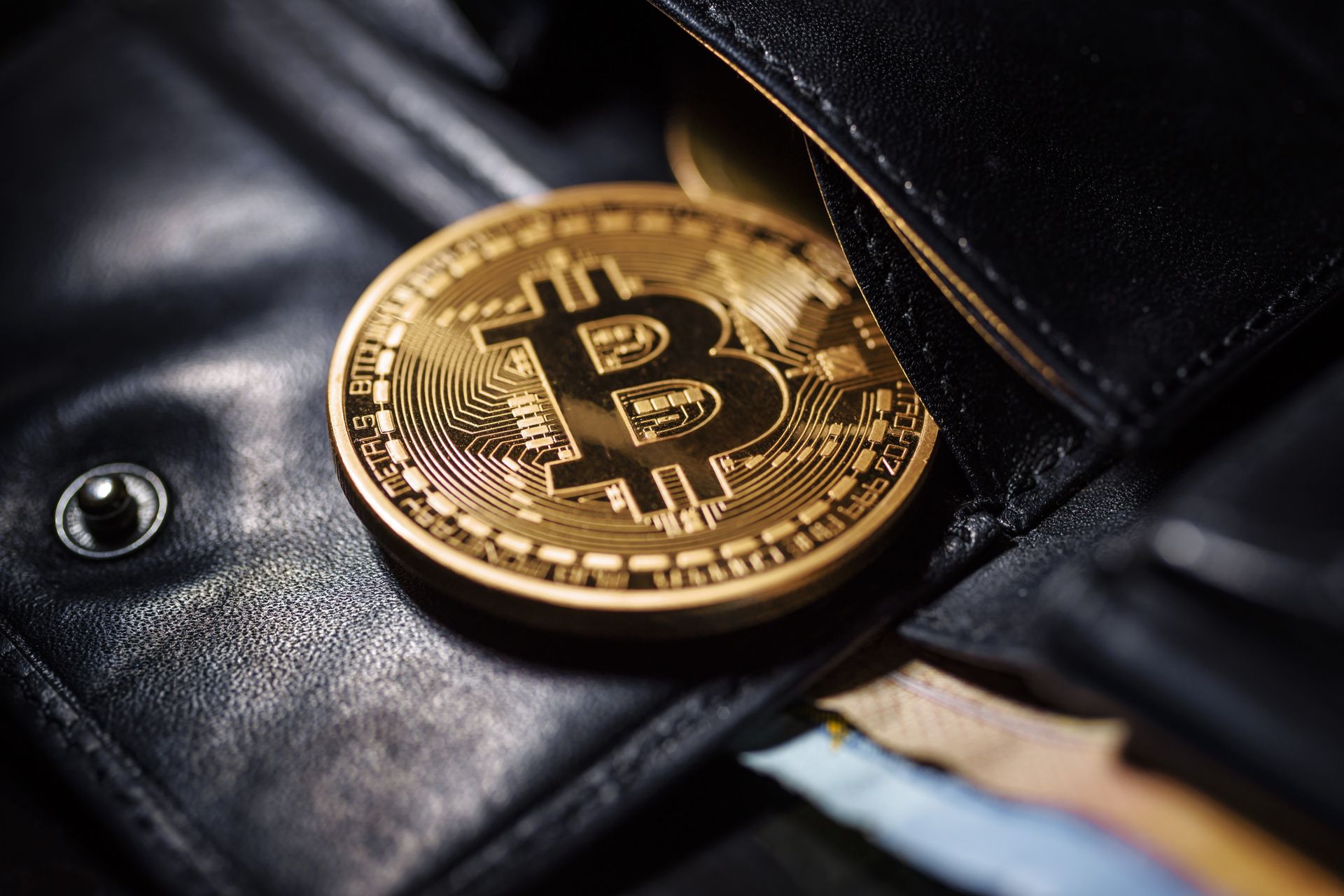 Mieszkaniec Żagania stracił 330 tys. złotych. Zainstalował malware