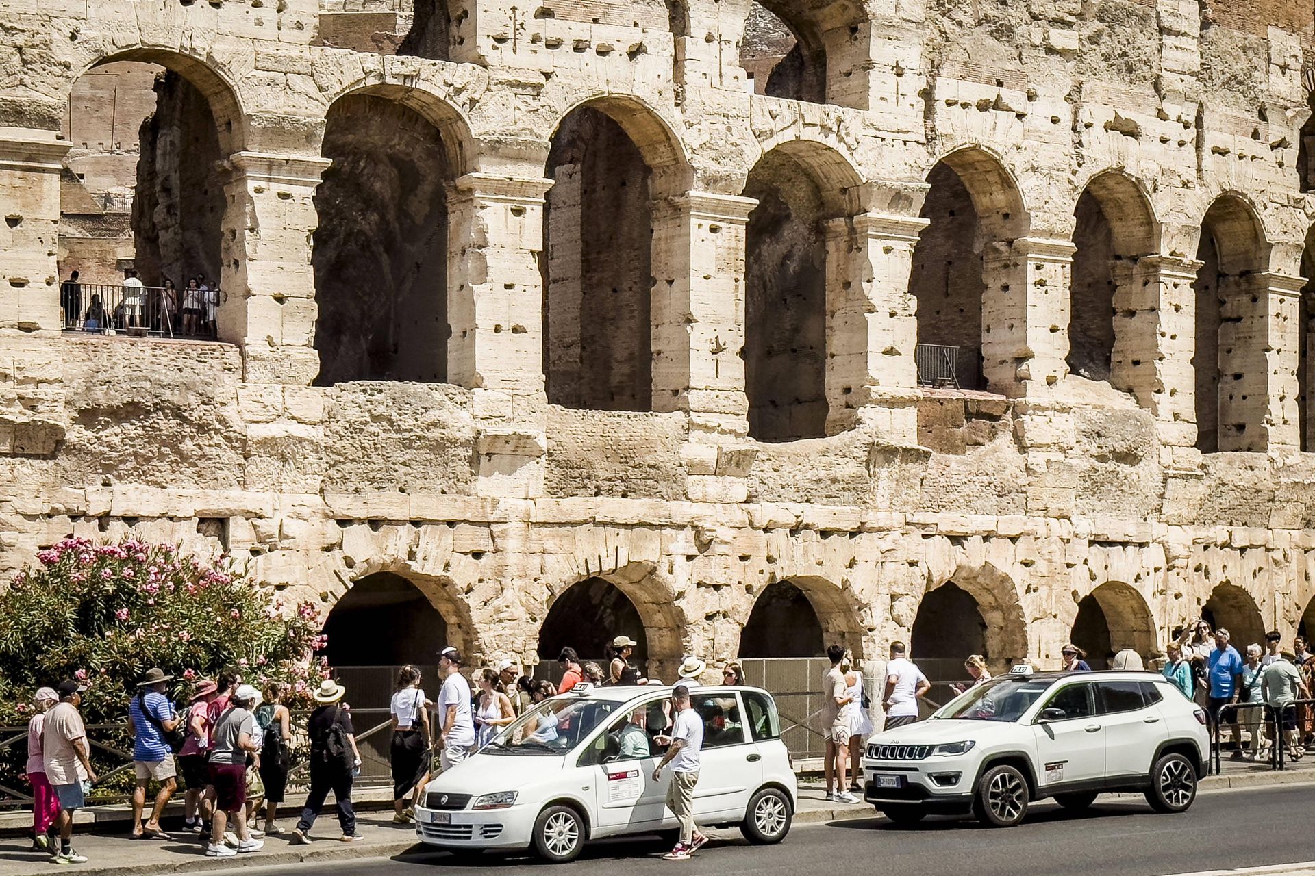Wypadek przy Koloseum. Amerykański turysta w stanie krytycznym