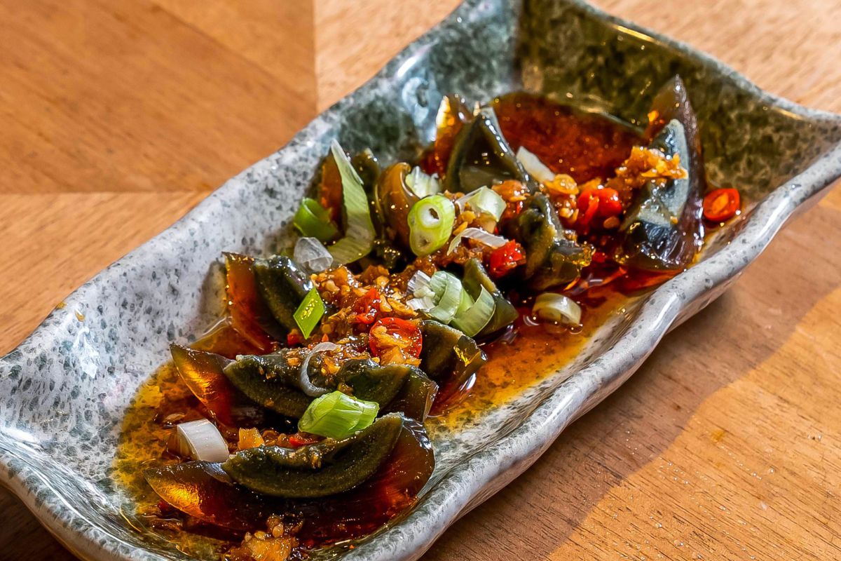 Boisz się jeść jajka ze sklepu? To, co robią z nimi Chińczycy przechodzi ludzkie pojęcie