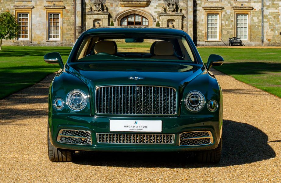 Bentley Mulsanne EWB po Elżbiecie II na sprzedaż. Cena może zaskoczyć