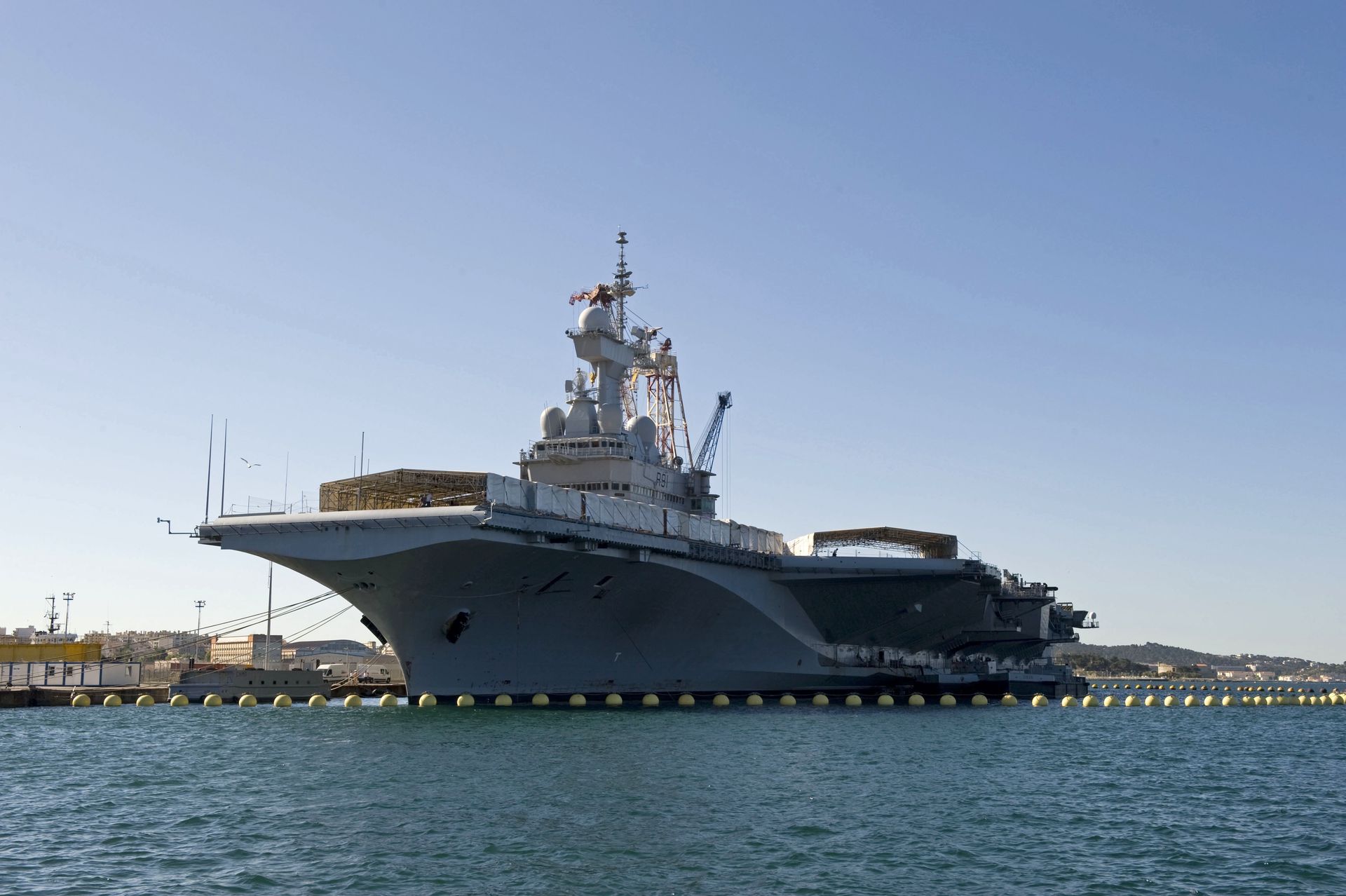 Niebezpieczny incydent w Szwecji. Rosyjski dron nad francuskim okrętem