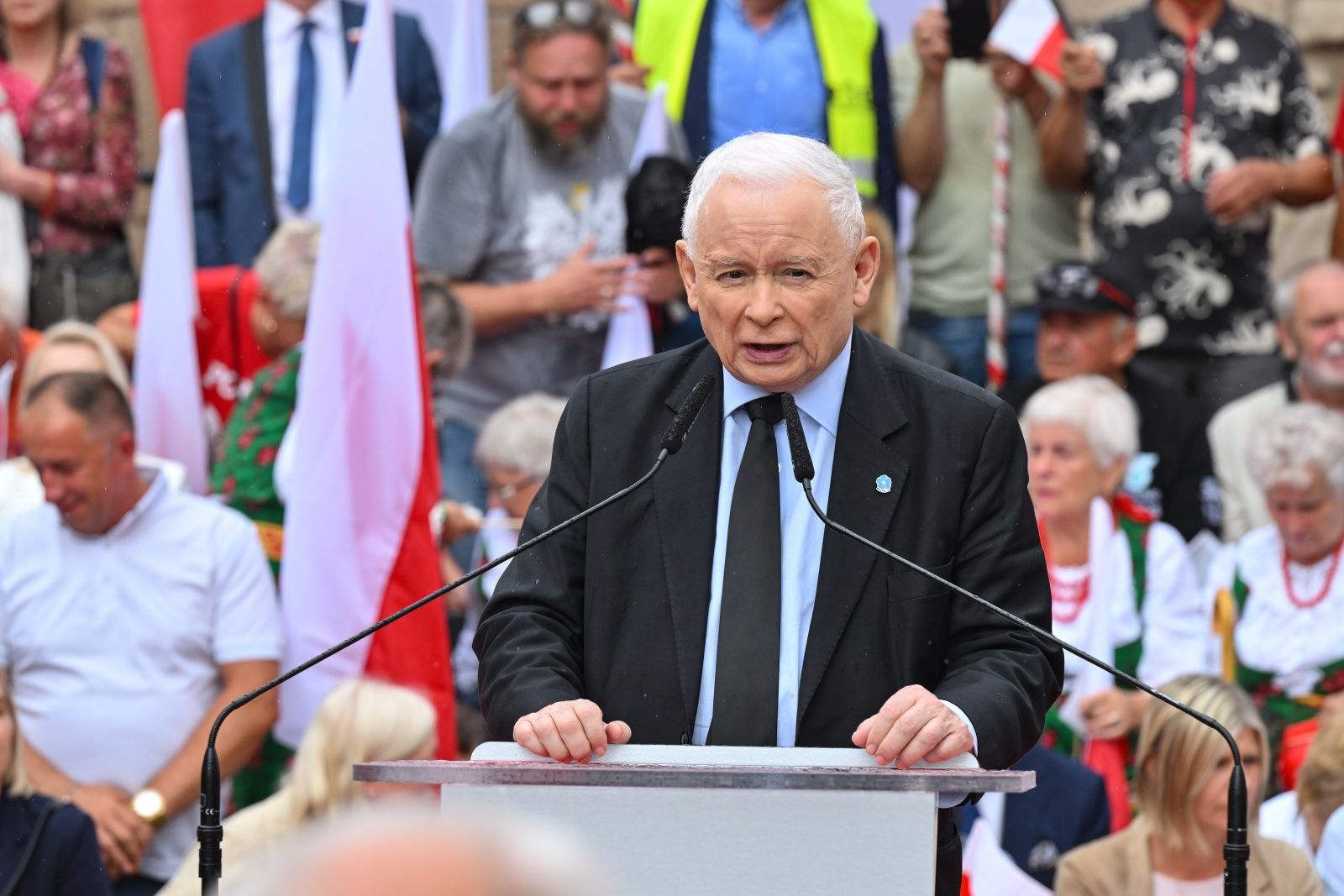 Kaczyński wściekły o pociski. Rząd "rozdaje je po cichu"