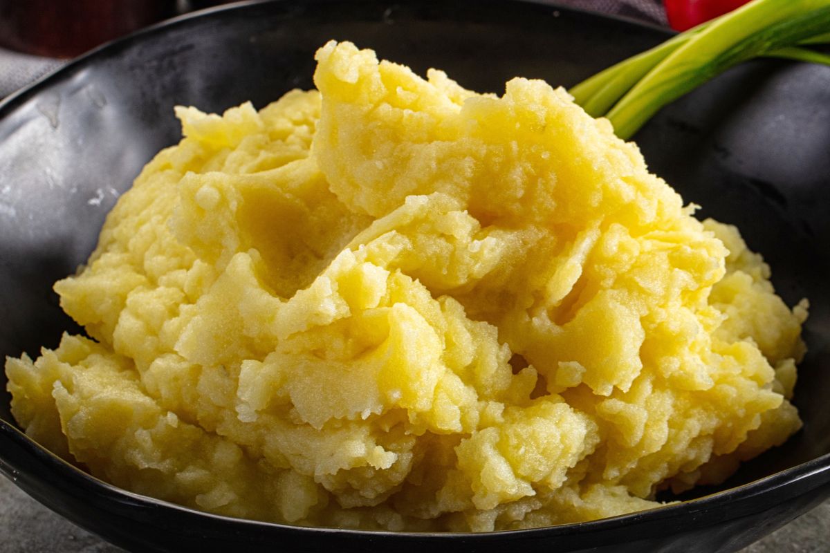 Dodaj szczyptę do ziemniaków. Nabiorą koloru i delikatnego smaku