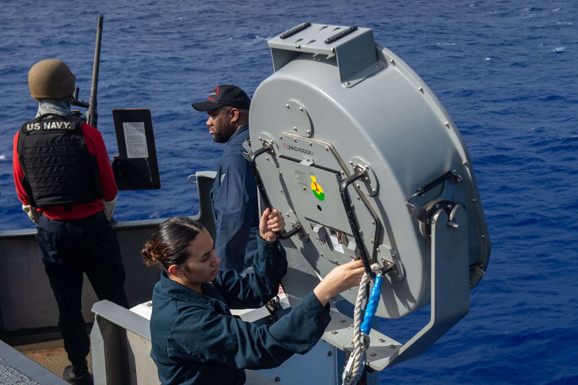 "Głowa eksplodowała mi od środka". Czym jest i jak działa broń soniczna?