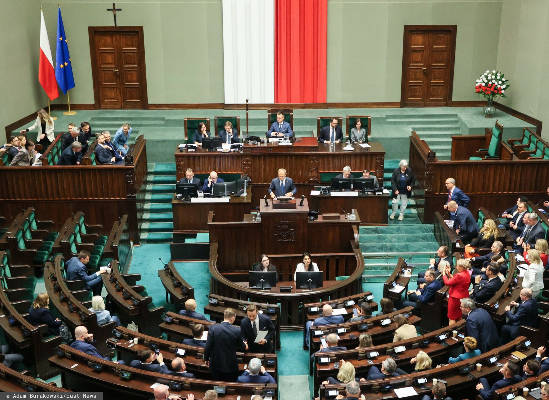 Posłowie zarabiają więcej niż oficjalnie. NIK ujawnia szczegóły