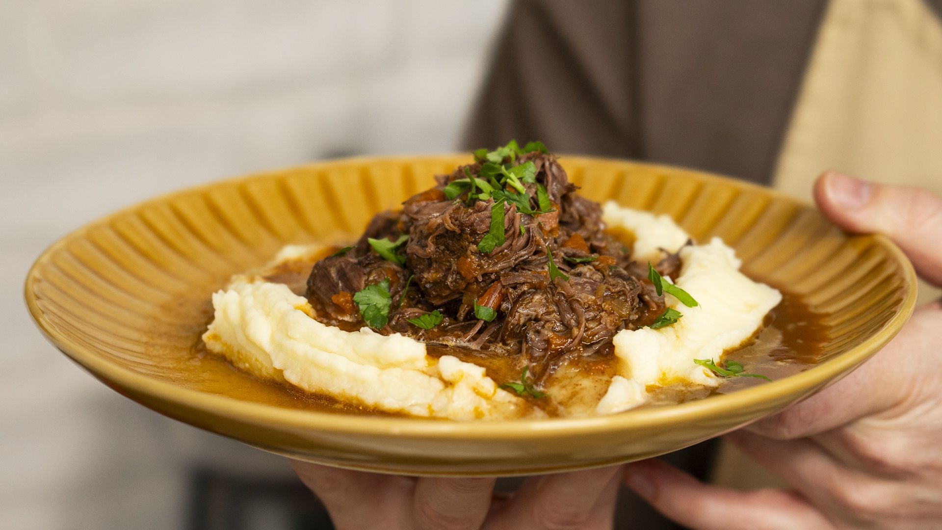 Przygotuj wołowinę w ten sposób, a nie pożałujesz. Dosłownie rozpływa się w ustach