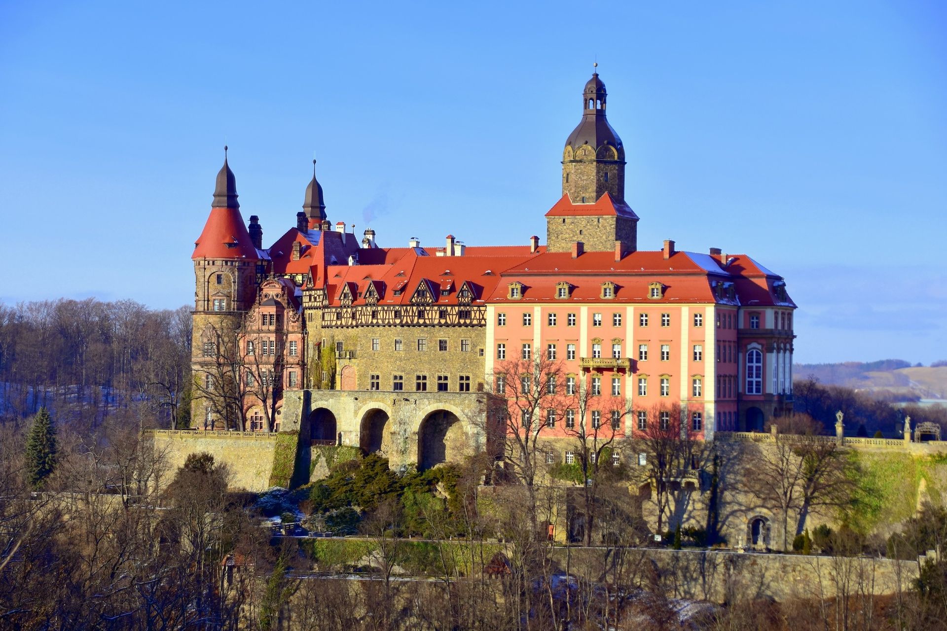 Każdy choć raz o tym marzył. Oto jak wygląda nocleg przy zamku