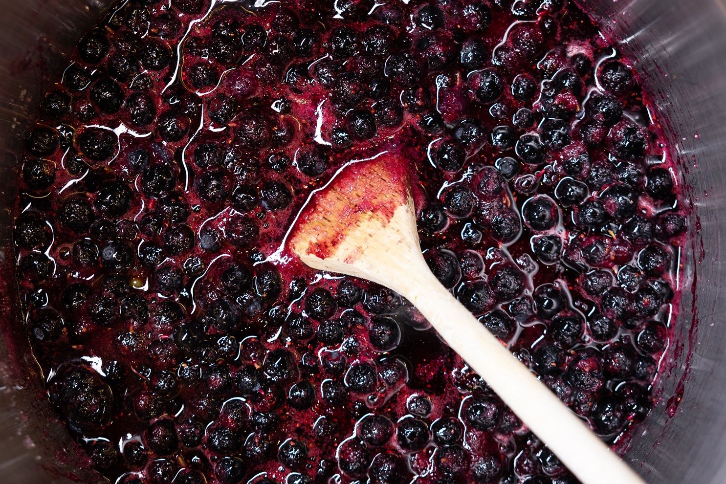 Twoje dżemy są za rzadkie? Dodaj tę jedną naturalną rzecz. Nie zepsują się i będą miały genialną konsystencję