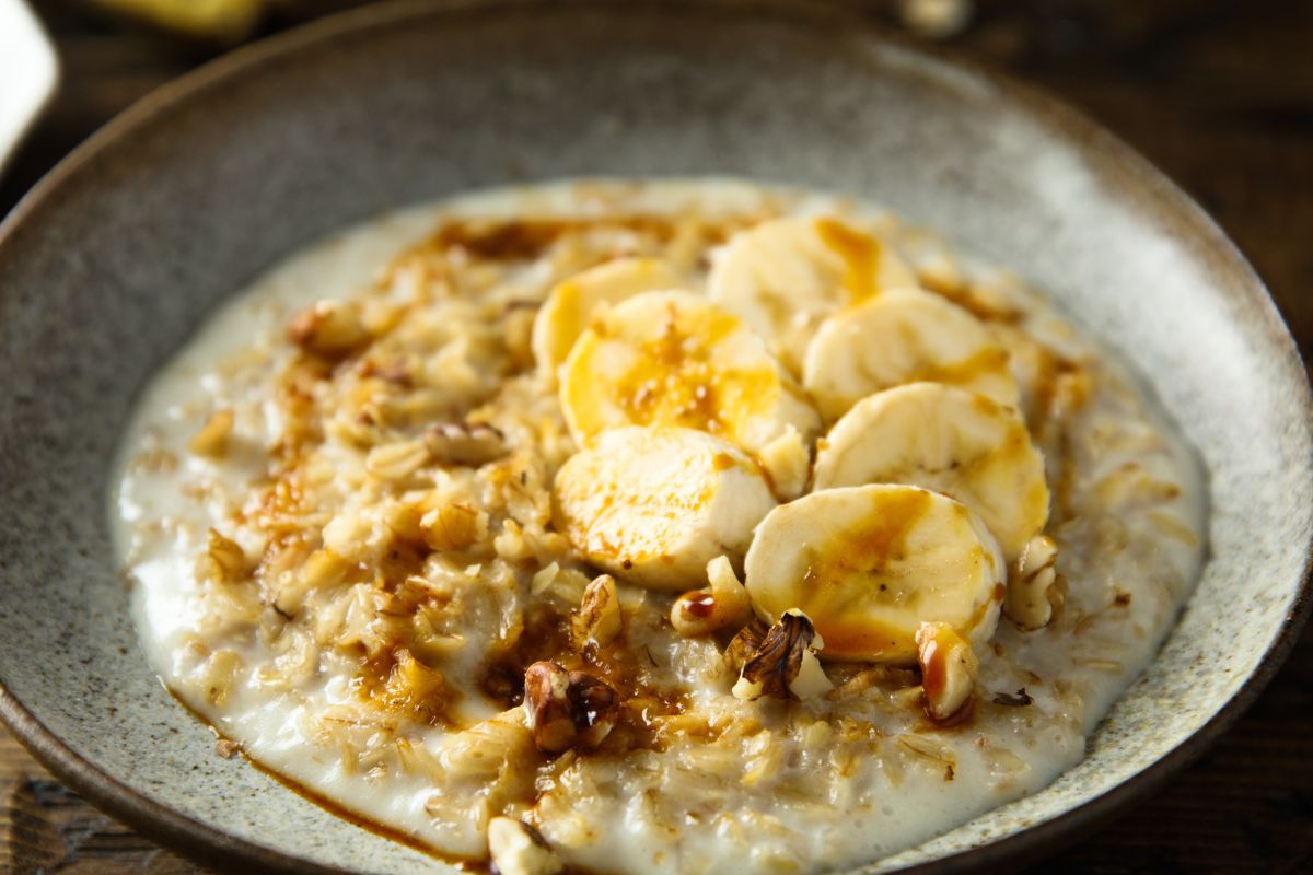 Czy można jeść owsiankę codziennie? Dietetyczka tłumaczy