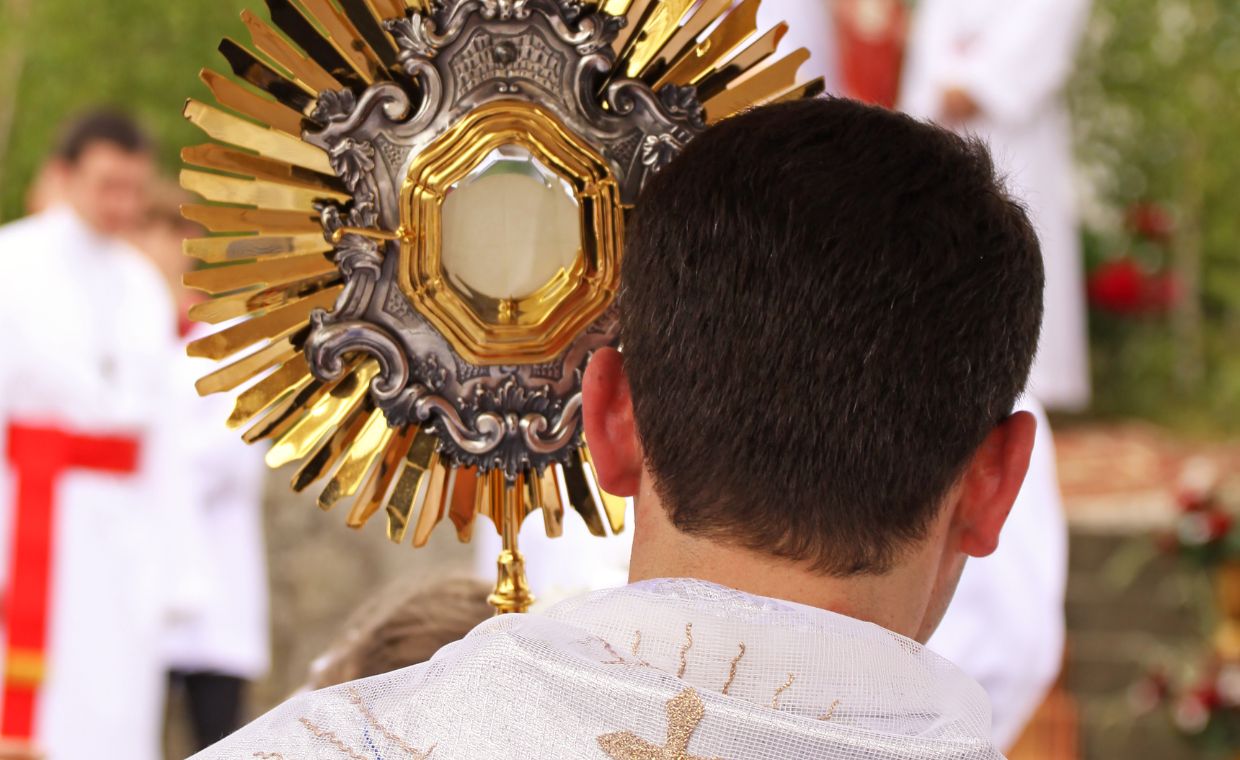 Prognoza pogody na Boże Ciało 2025. Na procesję z parasolem czy okularami przeciwsłonecznymi?