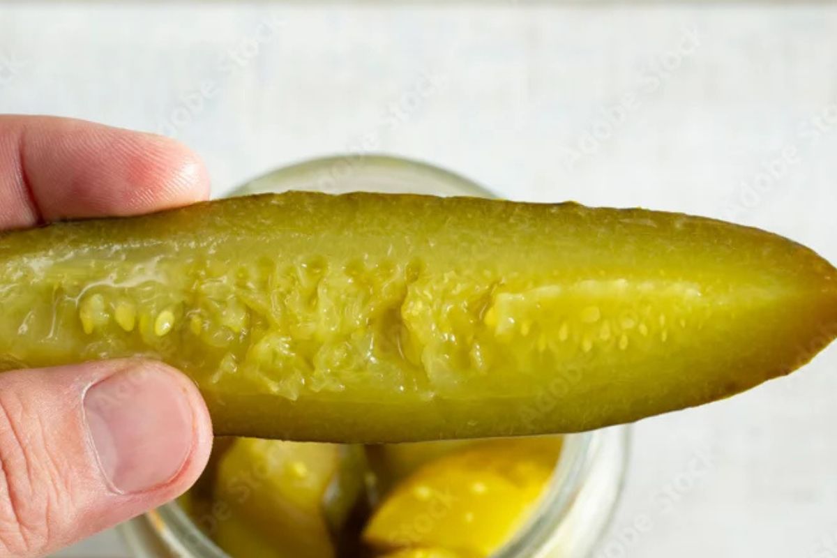 Ogórek jest miękki w środku i sflaczały? Na pewno popełniłeś ten błąd przy kiszeniu