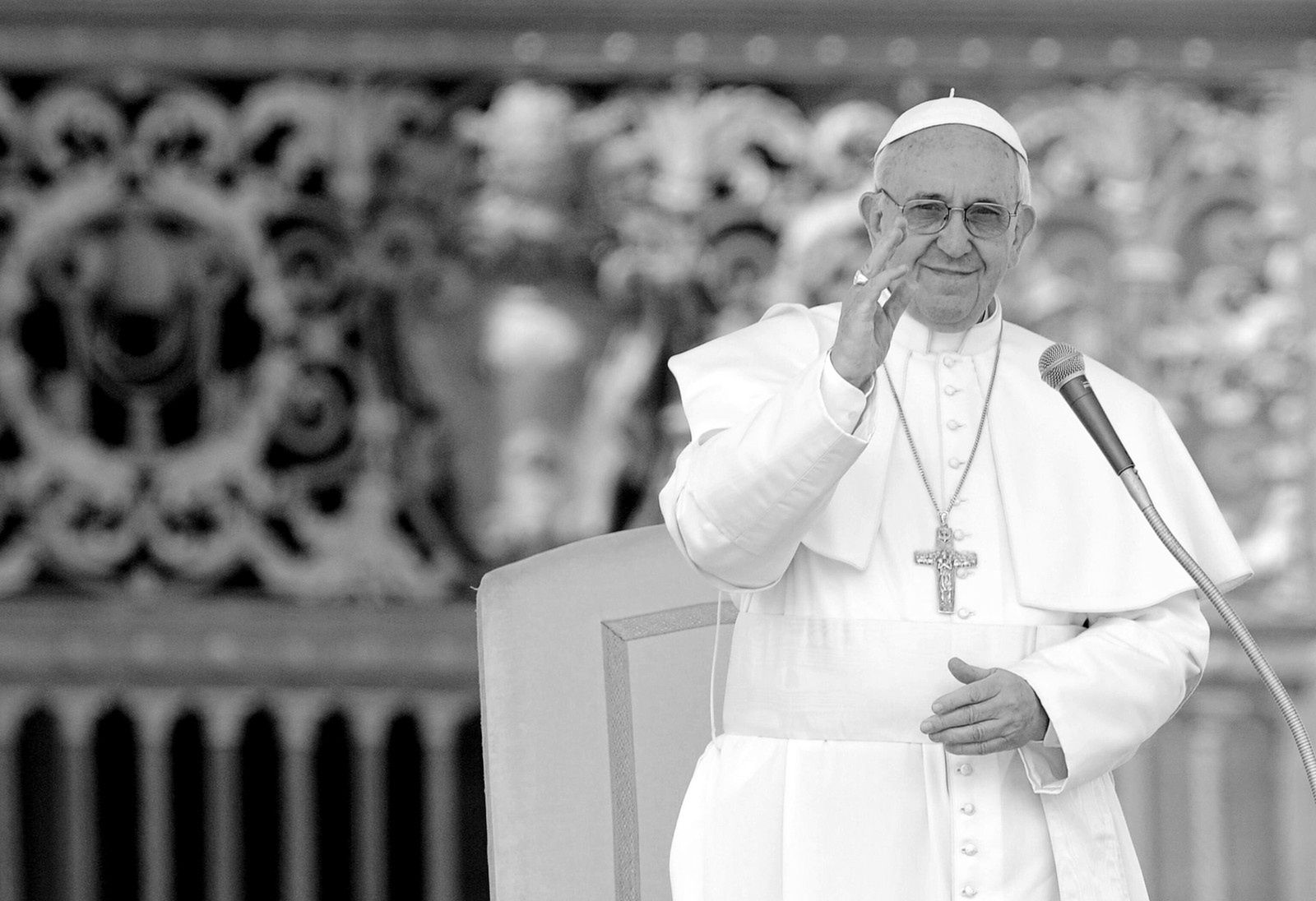 Papież a kobiety. "Tak" dla rozdawania komunii, "nie" dla święceń