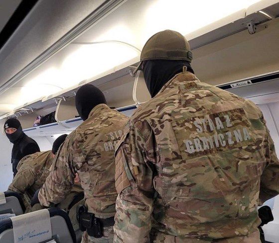 "Nie ma tolerancji". Straż Graniczna weszła na pokład samolotu