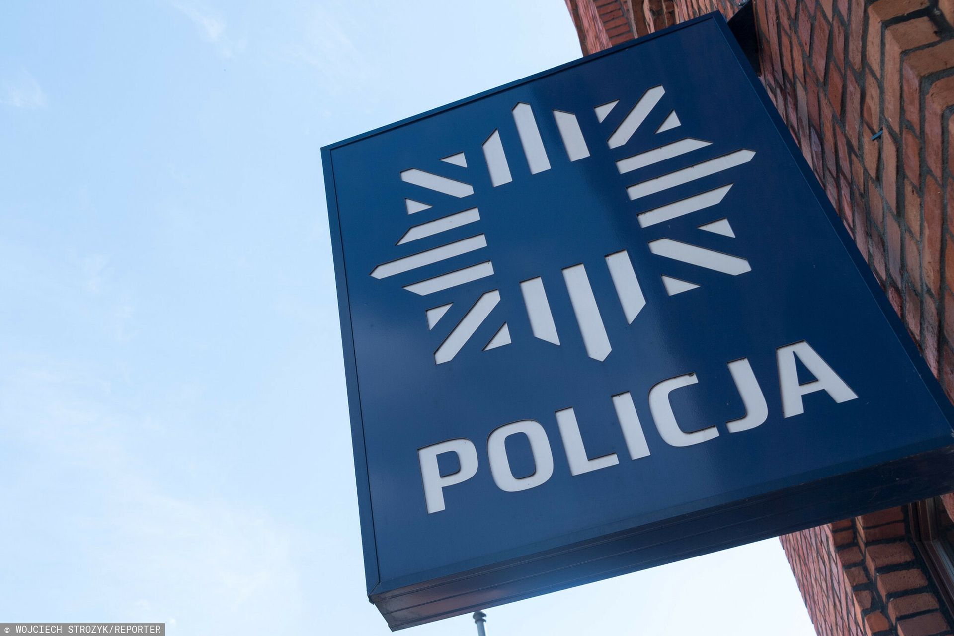 Zakrwawiony mężczyzna wparował na komisariat. Błagał o pomoc