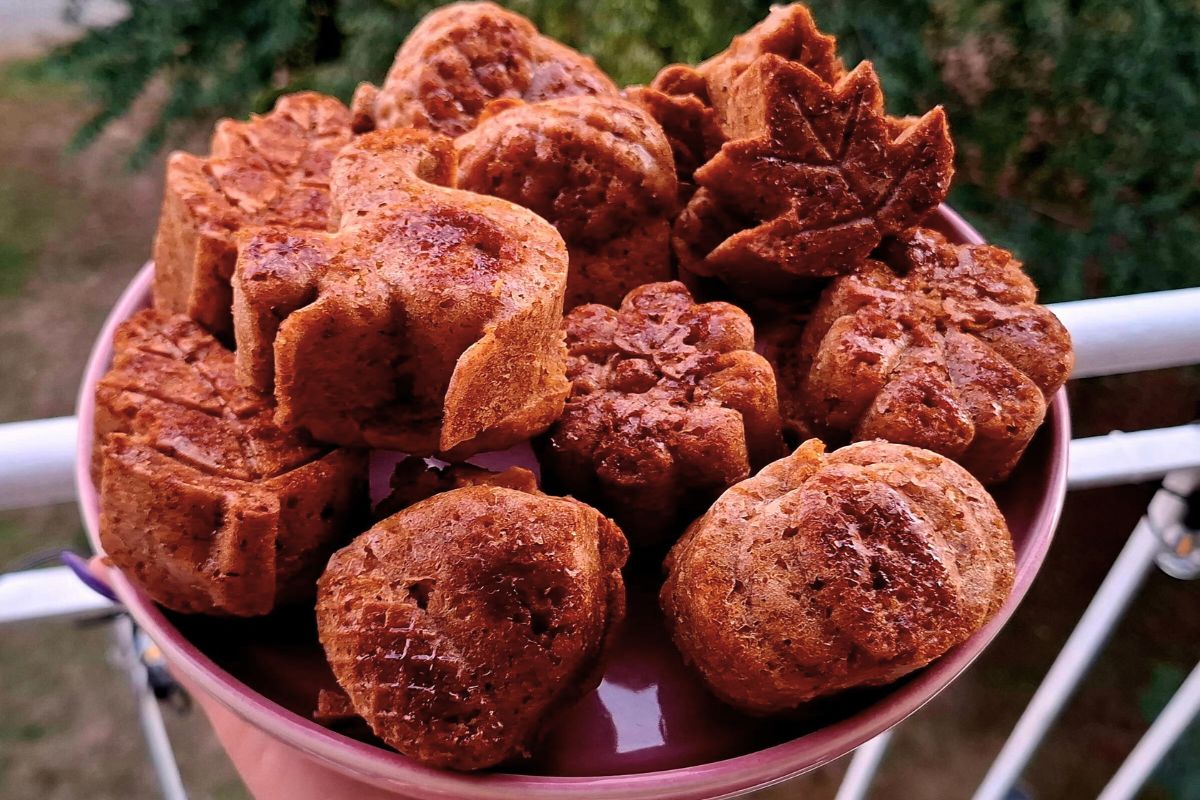 Zamiast dodać do surówki, ścieram i wrzucam do ciasta. Dzieci chętnie biorą do szkoły